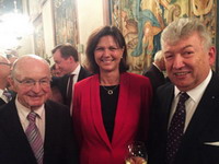 Martin Waniek mit Frau Staatsministerin Ilse Aigner und Dr. jur. Walther Benno Kieel - Klick vergrert das Bild