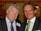 Martin Waniek mit Prsident des Peutinger-Collegiums Dr. Marcus Ernst - Klick vergrert das Bild